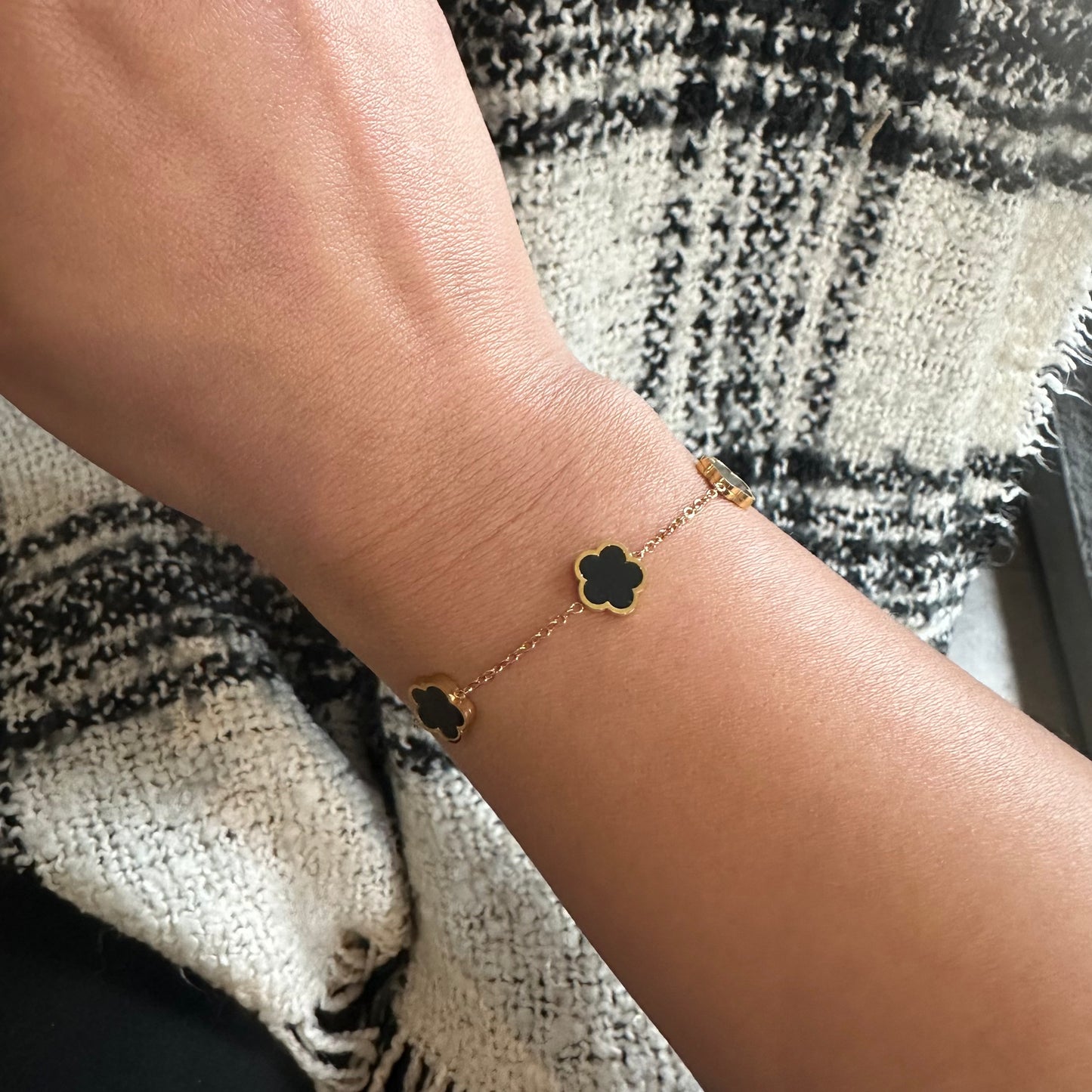 Get trendy with Aran - available at Alma Ireland. Grab yours for €21.99 today!