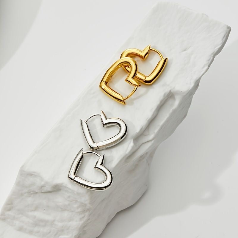 Get trendy with Lara - available at Alma Ireland. Grab yours for €18.99 today!
