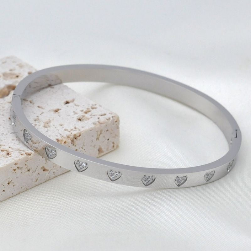 Get trendy with Love - available at Alma Ireland. Grab yours for €29.99 today!