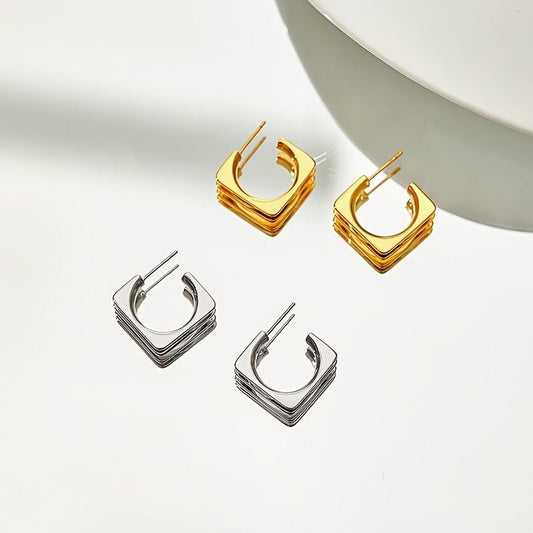 Get trendy with Lola Earrings -  available at Alma Ireland. Grab yours for €18.99 today!