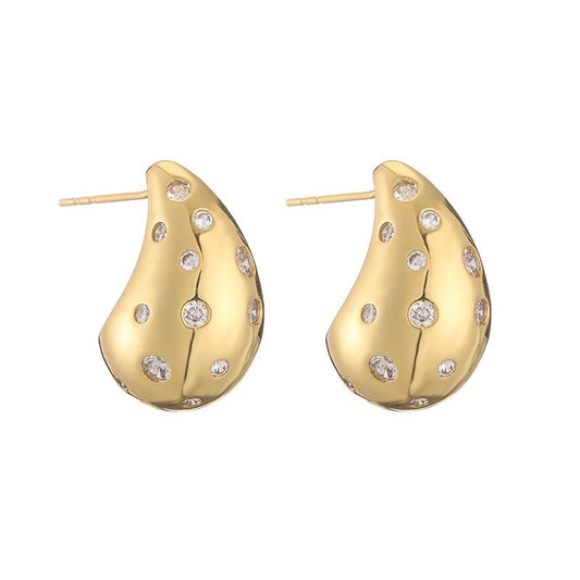 Get trendy with Amelia Earrings -  available at Alma Ireland. Grab yours for €19.99 today!