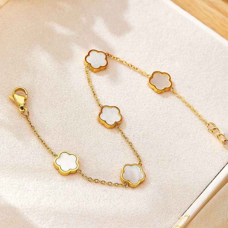 Get trendy with Lara hoops -  available at Alma Ireland. Grab yours for €19.99 today!